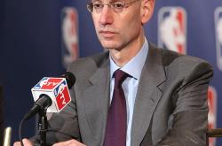 爱游戏在线登陆 - 赛地聚焦：NBA季后赛窗口期热度飙升；西汉姆单刀错失；引发热议；赛程密集仍需轮换