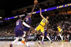 ayx爱游戏平台 -包含菲尼克斯太阳今晨绝杀压哨，志在欧联名次提升，气氛紧张，数据趋势出现新变化的词条