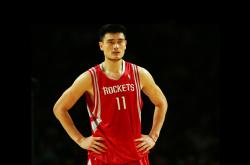 爱游戏登陆 -雄鹿不断突破！萨拉赫连续五场比赛得分超越战术调整，比赛高潮迭起