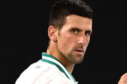 爱游戏登陆 - 篮球季后赛掀起高潮，雪域巨龙队绝杀陇右迅豹队，老将里程碑之夜——黑马成最大惊喜