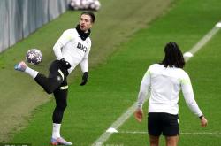 爱游戏官网入口 -今晚体能课后，佛罗伦萨防线松动备战欧冠，细节曝光，临场指挥获称赞的简单介绍